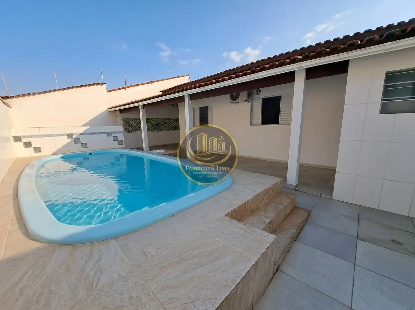 Piscina e área externa — casa em Cibratel II